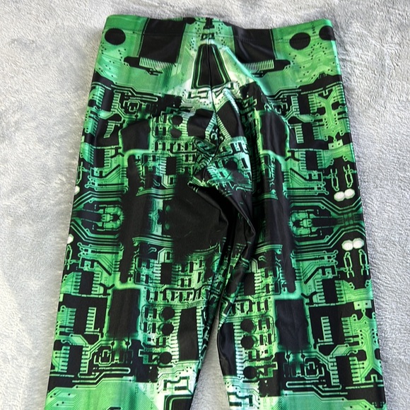 NWOT Blackmilk Circuit Board Green Leggings ~ LIMITED Size Medium - Picture 6 of 9